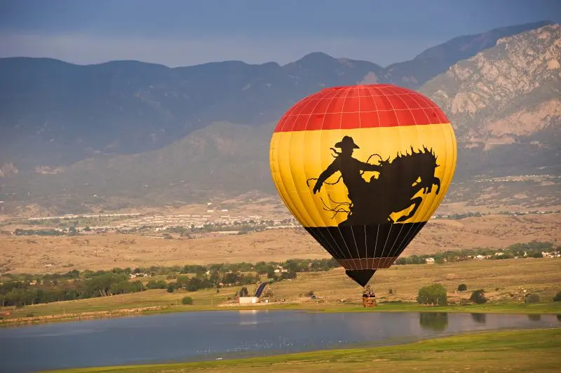 hot air balloon rides near colorado springs