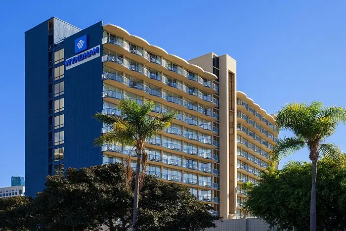hotels in san diego with shuttle service
