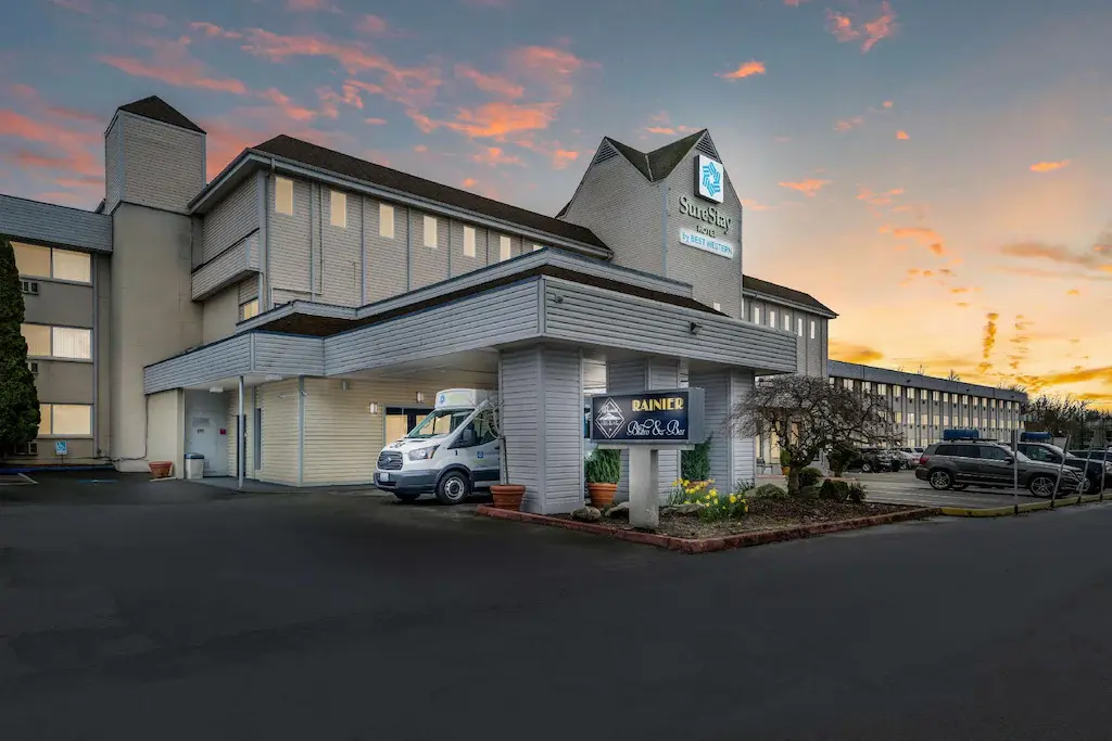 hotels in seattle washington with shuttle service