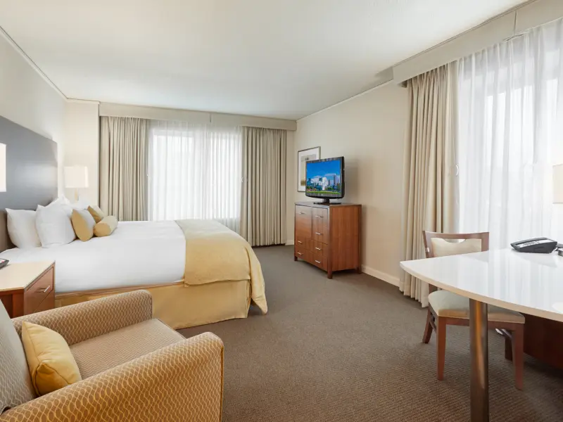 hotels near cleveland clinic with shuttle service