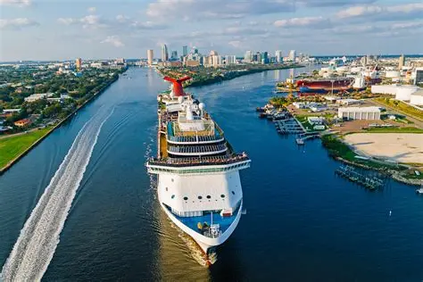 hotels with shuttle service to tampa cruise port