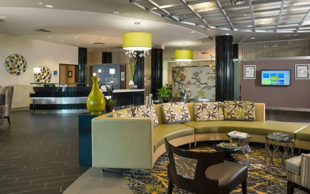 kansas city airport hotels with shuttle service