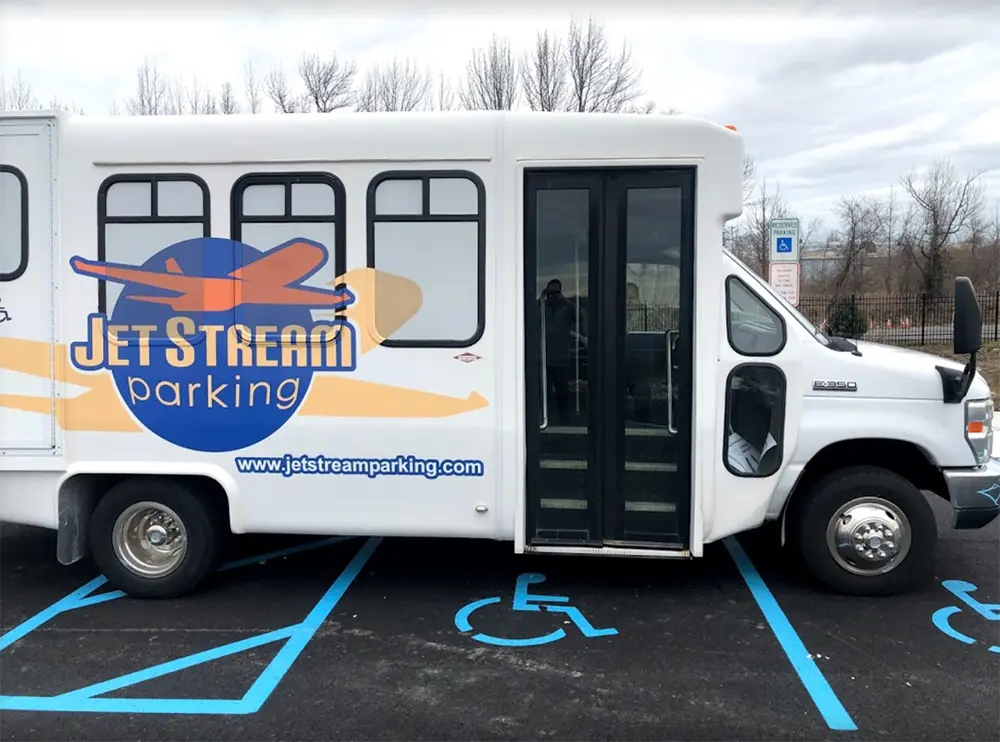 parking near philadelphia airport with shuttle service