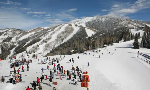 Your Colorado Springs Ski Trip: Awesome Resorts Just a Hop Away